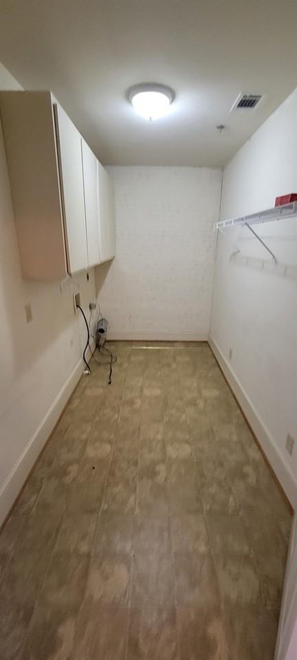 572 Mulberry Street - Photo 4 of 9