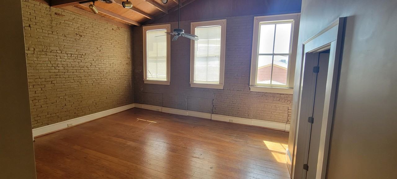 572 Mulberry Street - Photo 5 of 9