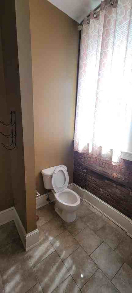 572 Mulberry Street - Photo 7 of 9