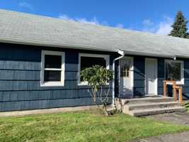 featured image of 3024 Washington Way