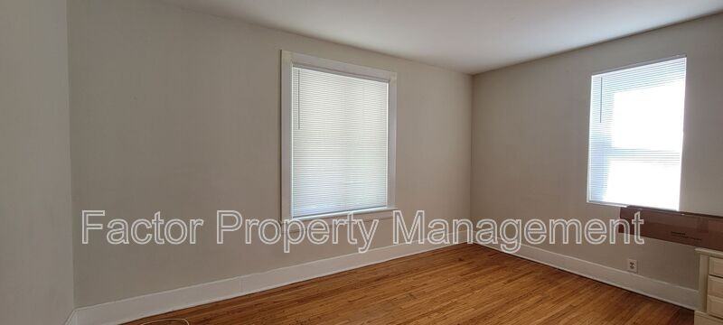 1108 N 6th St - Photo 3 of 10