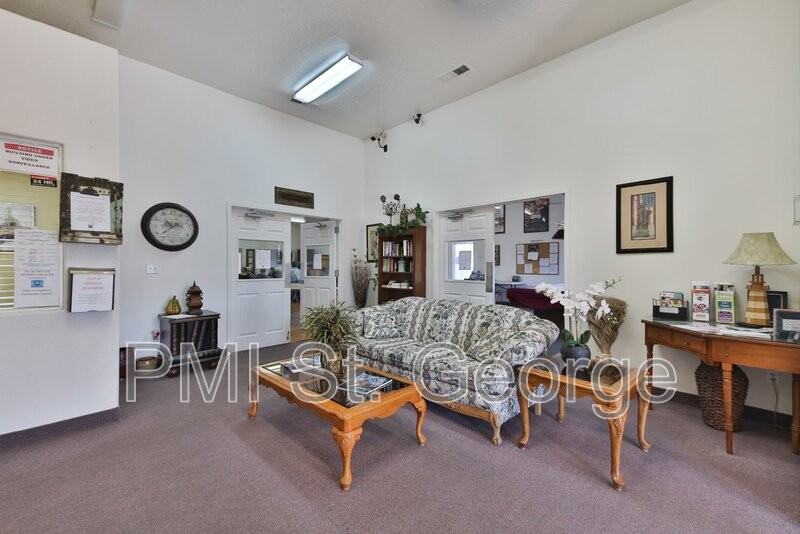 2990 E Riverside Dr - Photo 3 of 18