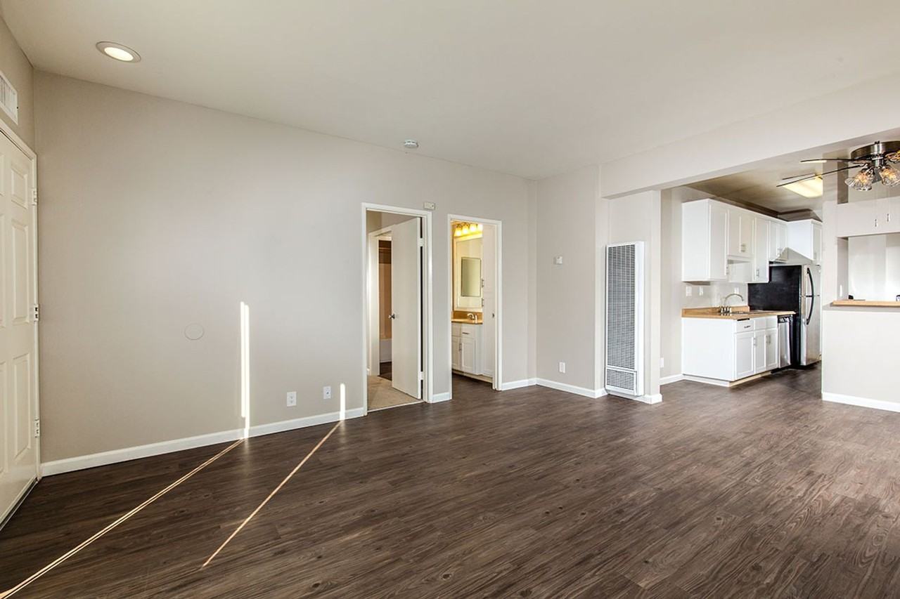 YOUR HOME IN THE HEART OF SAN DIEGO - Photo 4 of 14