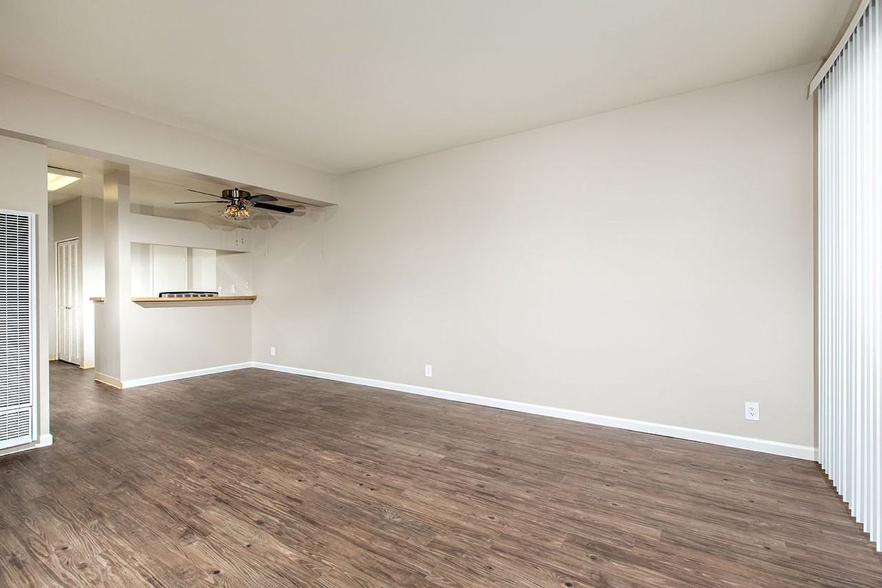 YOUR HOME IN THE HEART OF SAN DIEGO - Photo 5 of 14