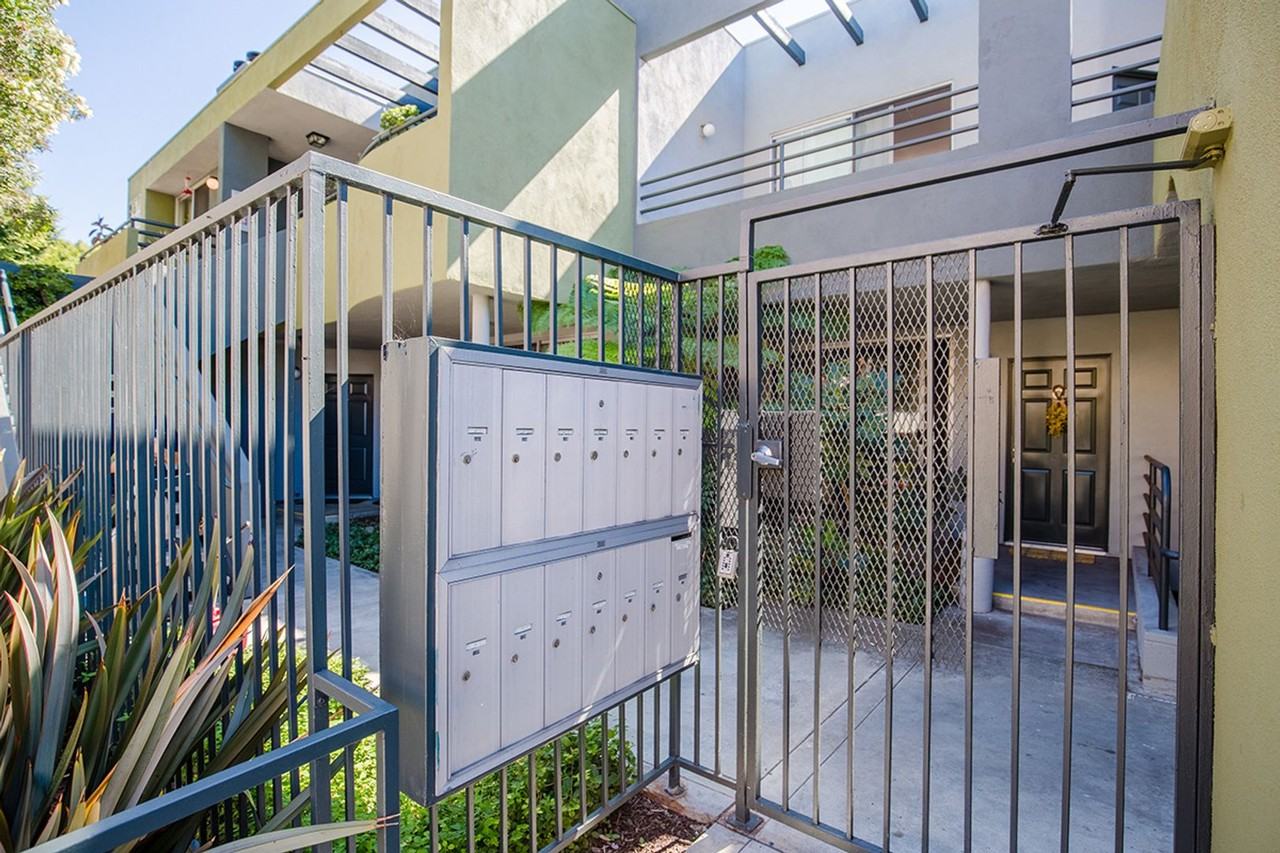 YOUR HOME IN THE HEART OF SAN DIEGO - Photo 6 of 14