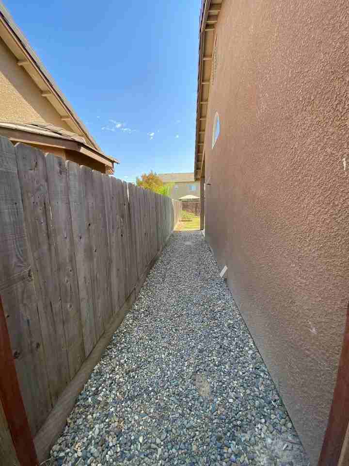 2346 N Crowe St - Photo 4 of 37