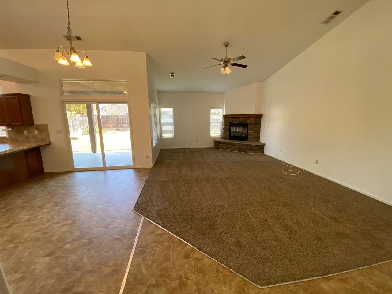 2346 N Crowe St - Photo 5 of 37