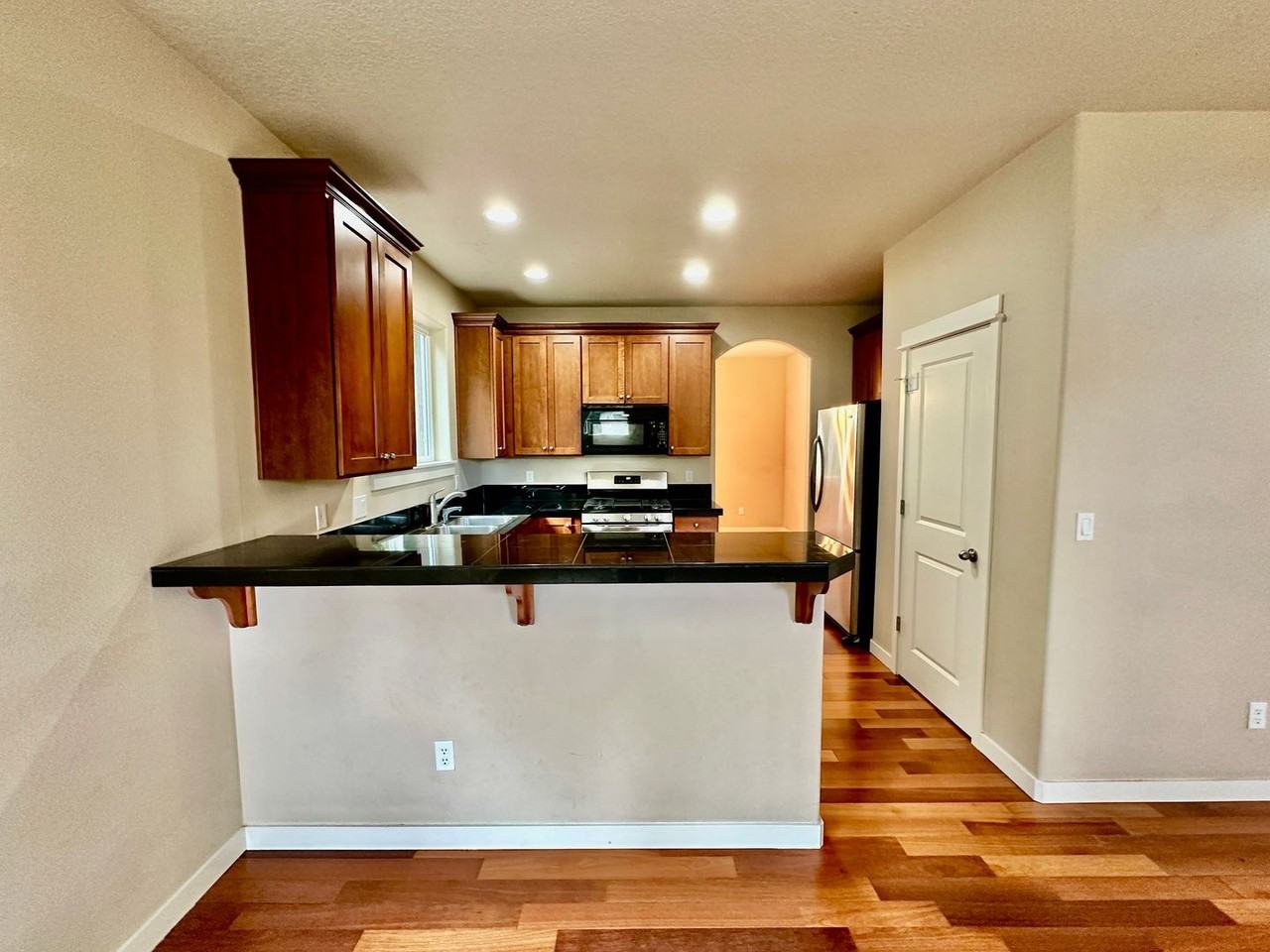 9500 Sw Diamond View Way - Photo 3 of 50