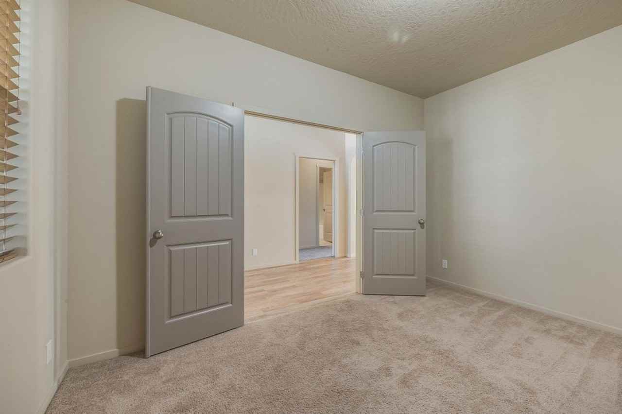 4292 W Magrath Dr - Photo 3 of 21