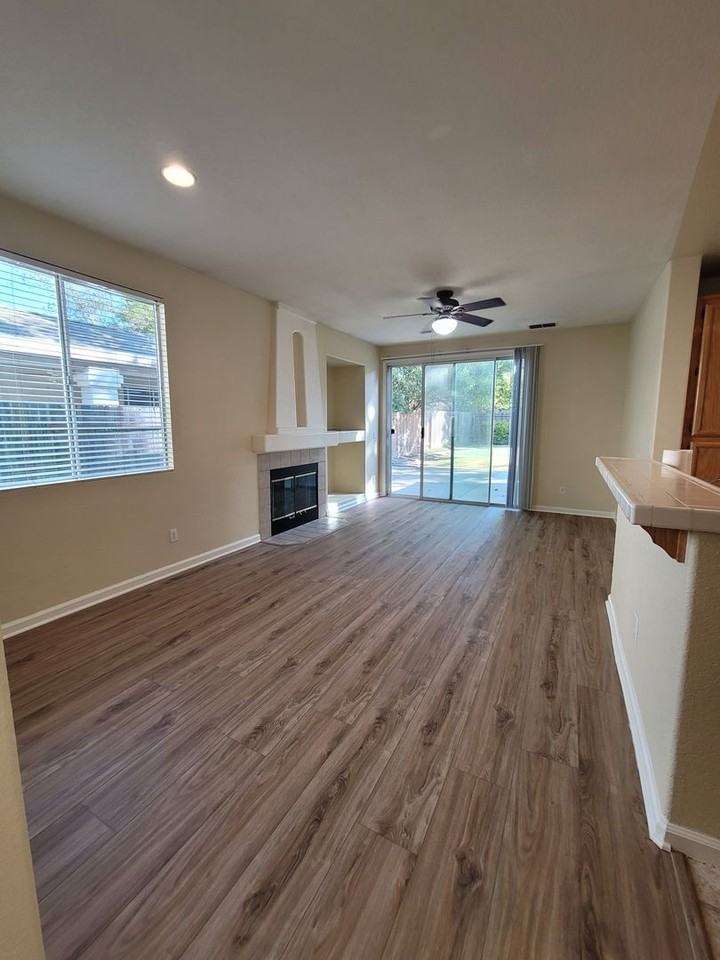 380 Groth Cir - Photo 4 of 23