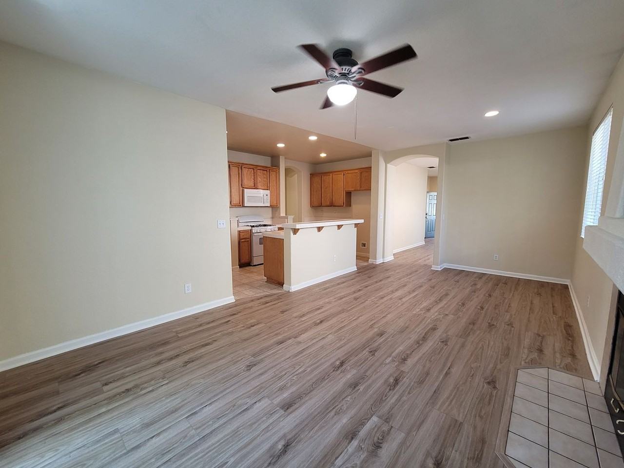 380 Groth Cir - Photo 5 of 23