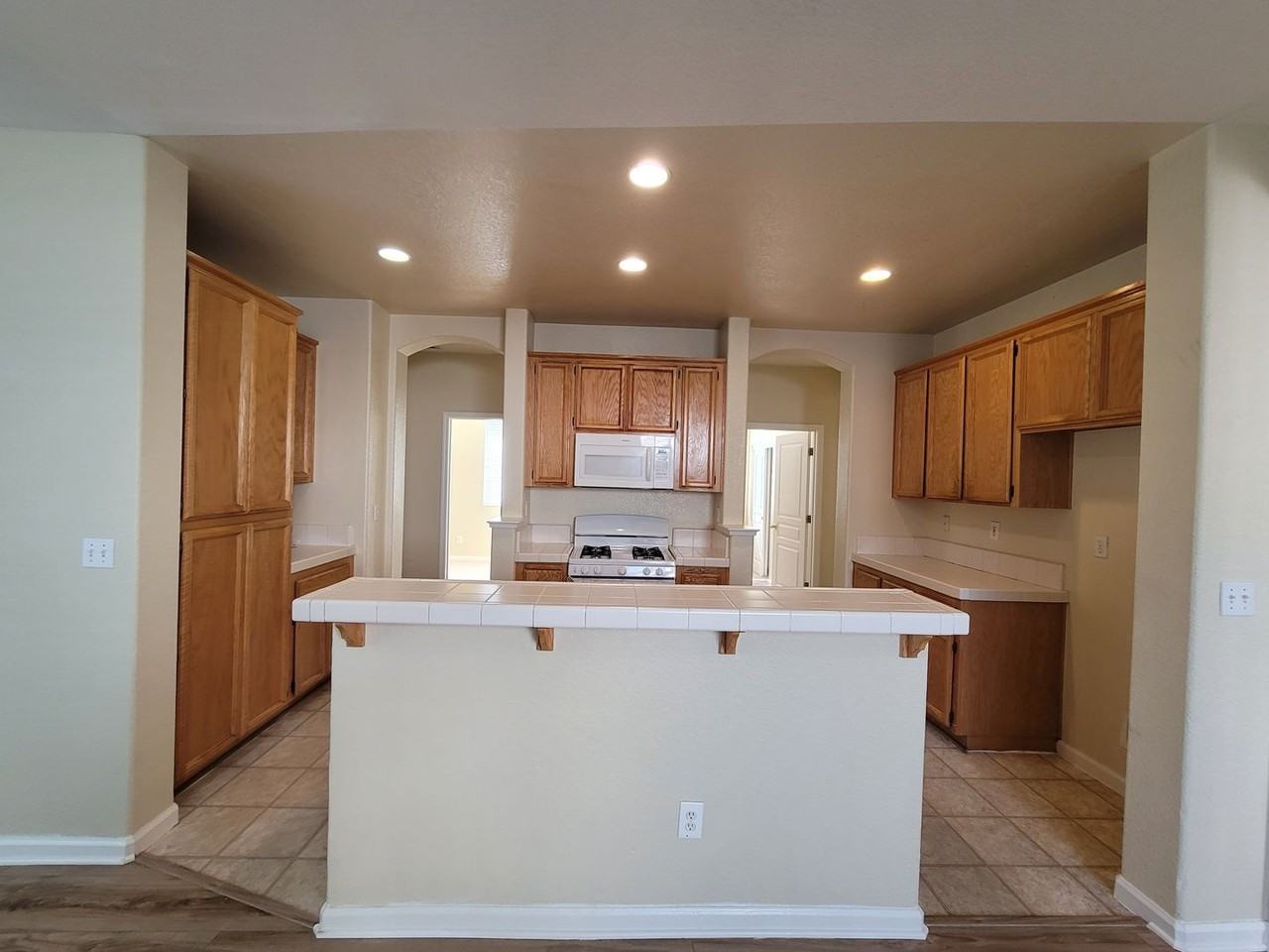 380 Groth Cir - Photo 6 of 23