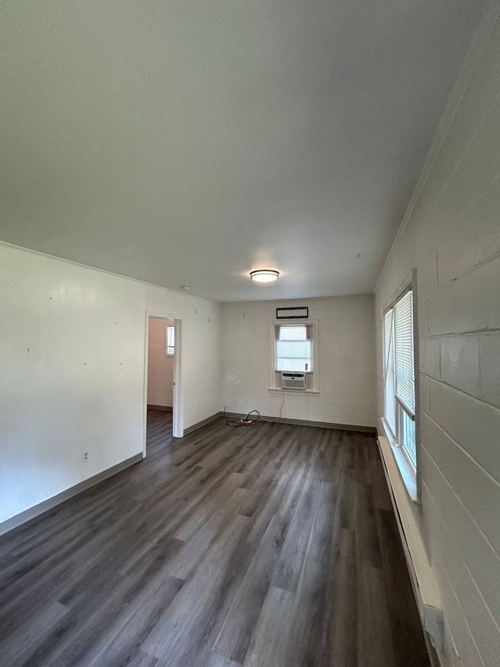 2249 Wake Forest - Photo 2 of 9