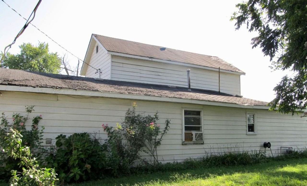 127 E Jefferson St - Photo 2 of 16