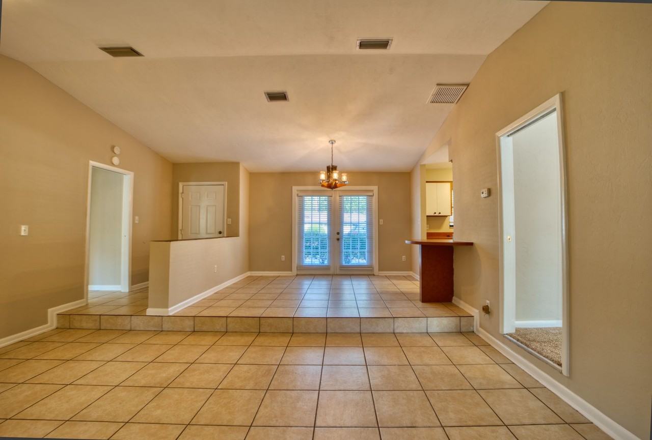 2447 Nw 54th Blvd - Photo 5 of 16