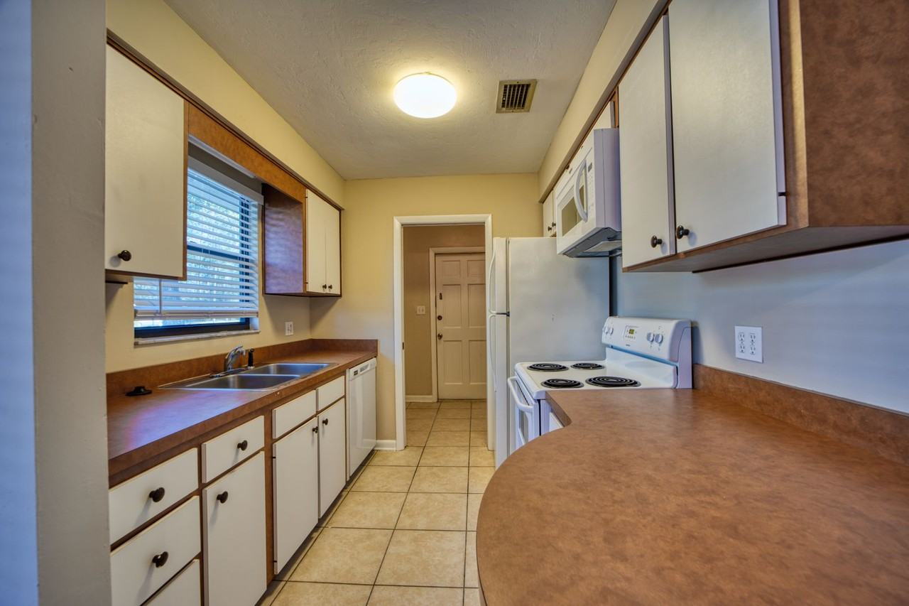 2447 Nw 54th Blvd - Photo 6 of 16