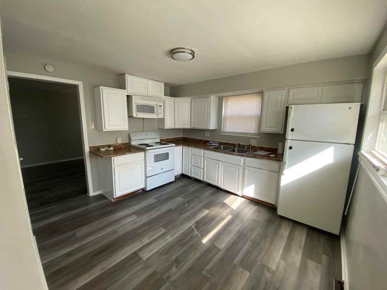 4203 Oakwood Ave - Photo 2 of 22