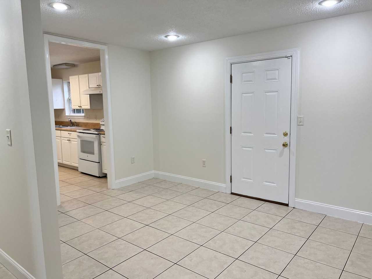 804 Valley Rd - Photo 5 of 25