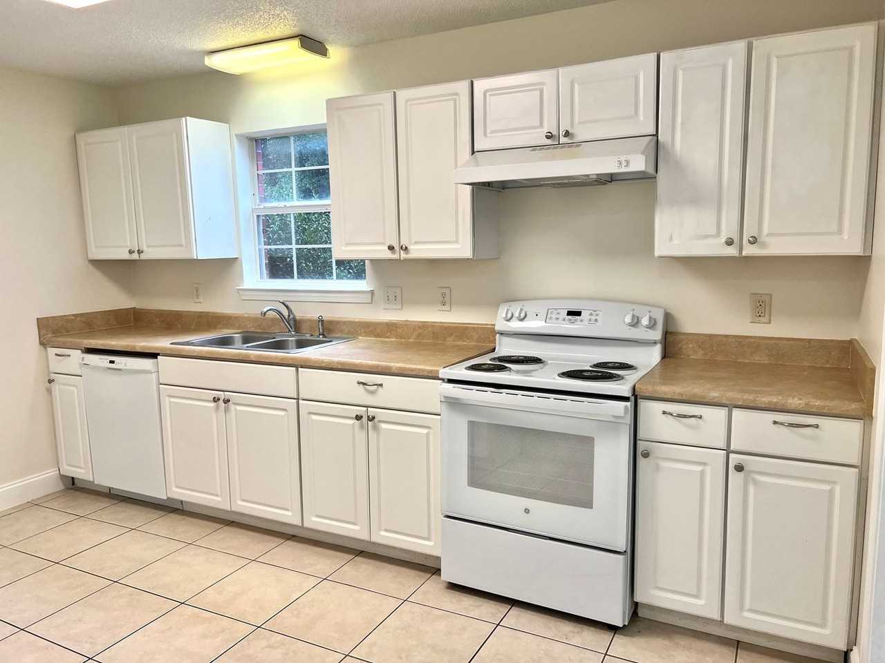 804 Valley Rd - Photo 6 of 25