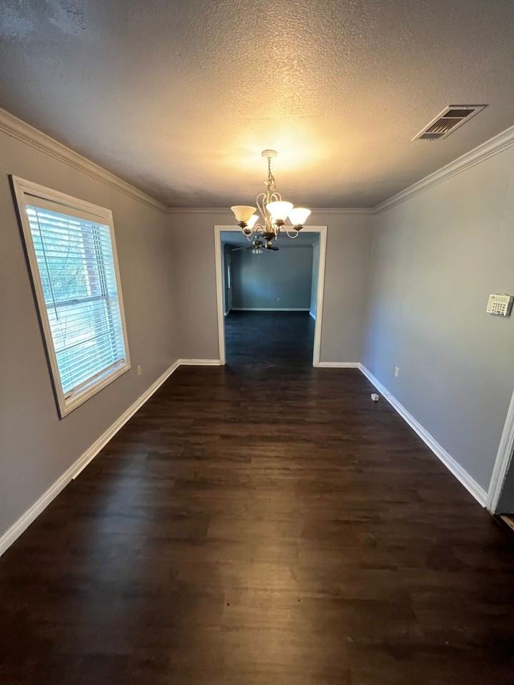 4517 Bullen St - Photo 5 of 15