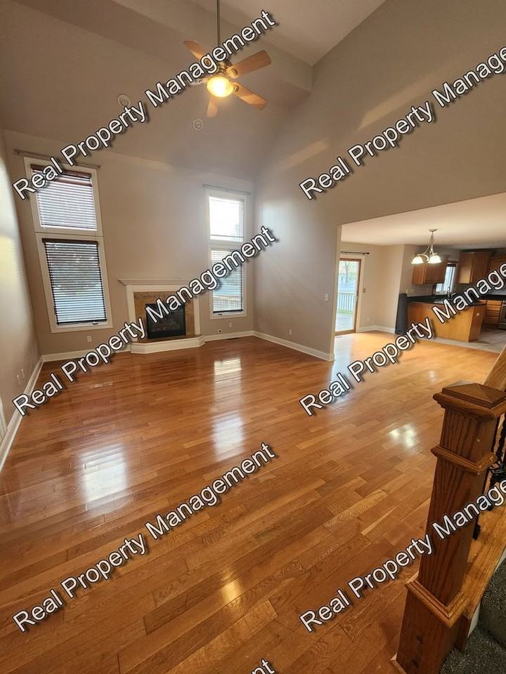 12667 Pennsylvania Pl - Photo 2 of 21