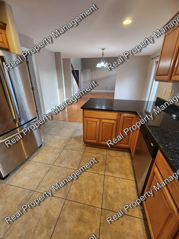 12667 Pennsylvania Pl - Photo 6 of 21