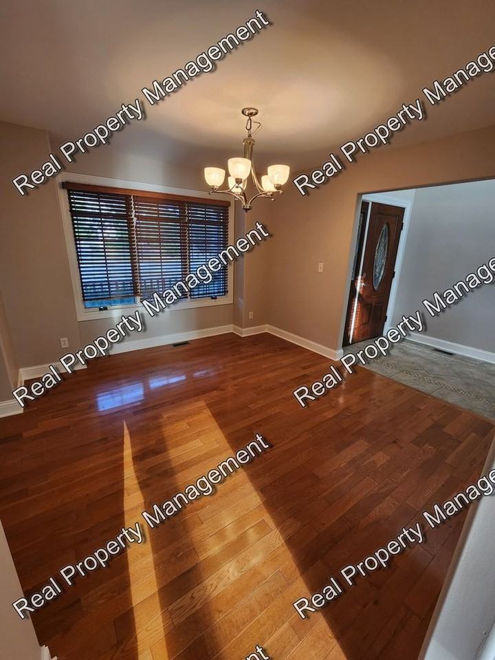 12667 Pennsylvania Pl - Photo 7 of 21