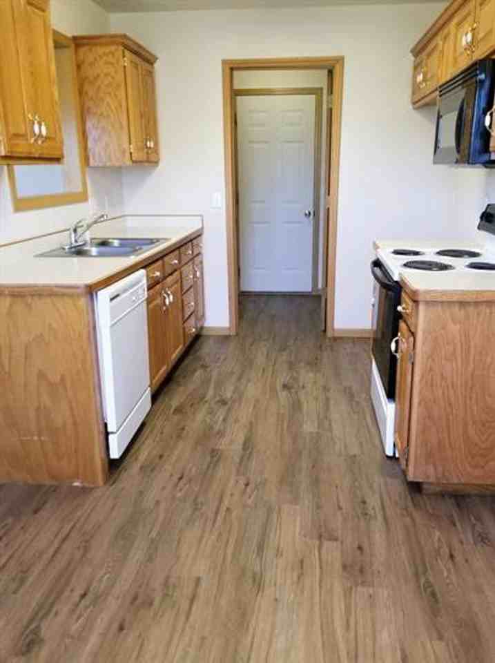 126 Arrowhead Rd - Photo 3 of 9