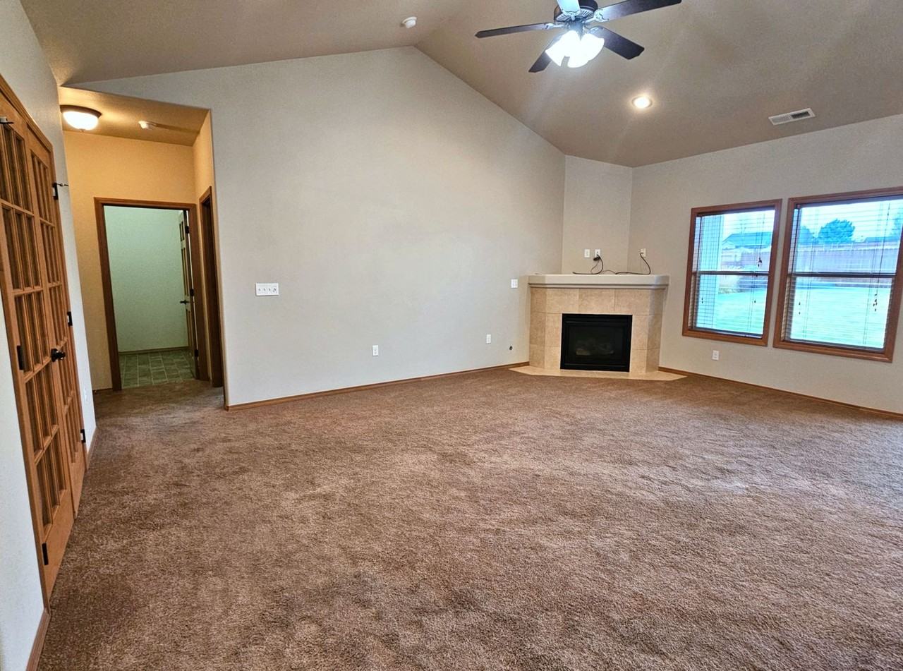2231 Meridian Ave - Photo 3 of 42