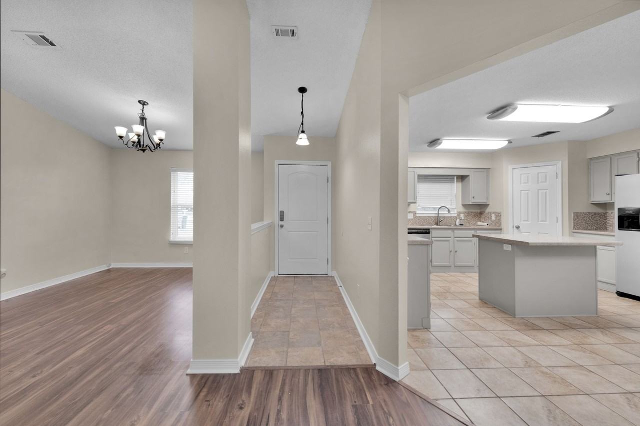 9033 Bluebay Ln - Photo 3 of 31