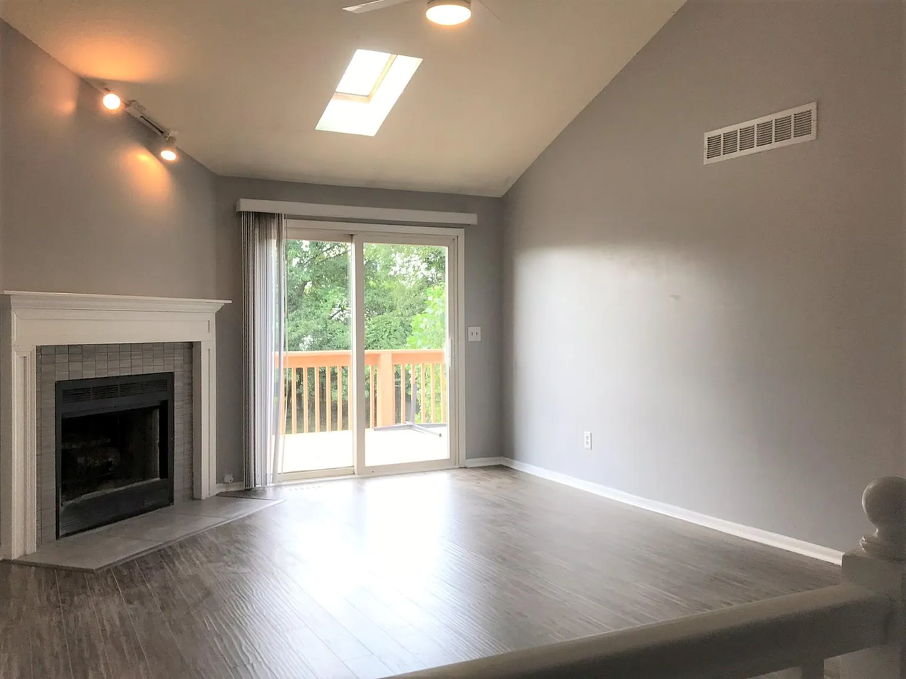 3507 Nw 71st Ter - Photo 3 of 20