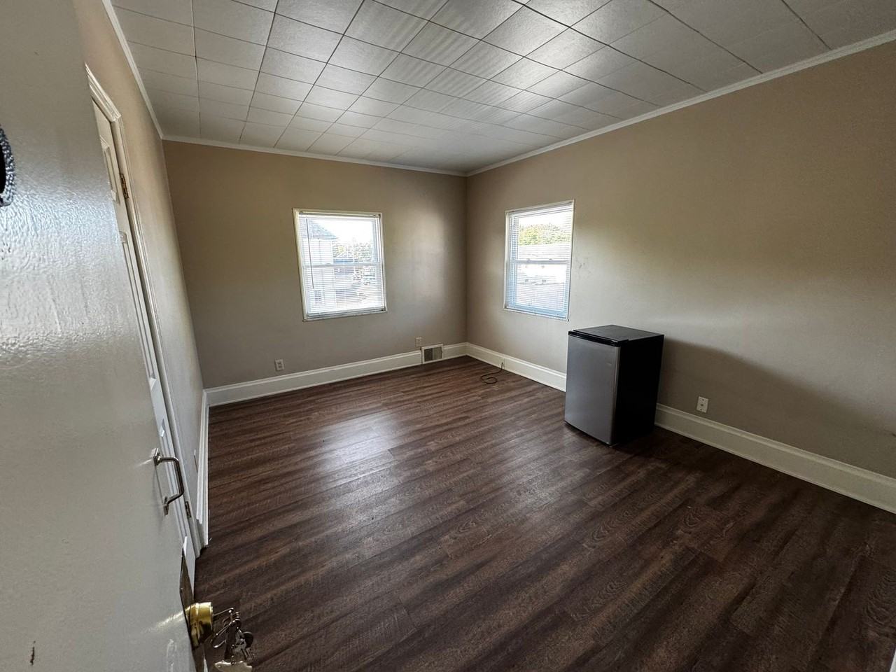 2216 S Calhoun St - Photo 2 of 4