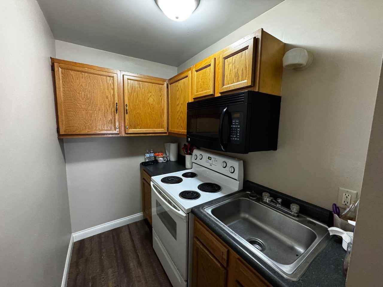 2216 S Calhoun St - Photo 3 of 4