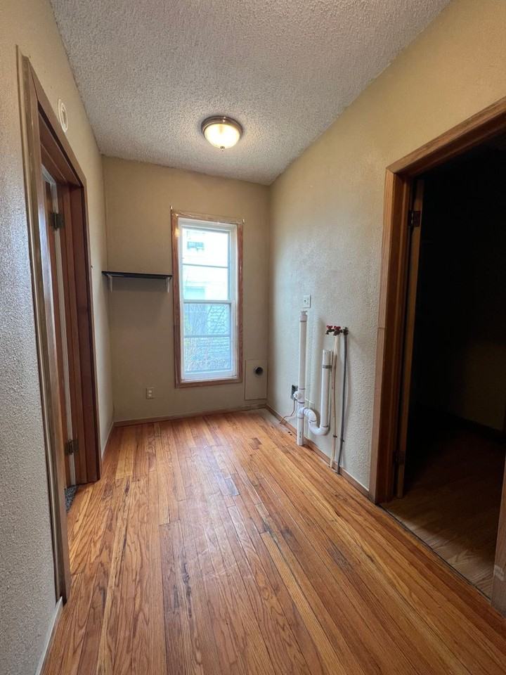1332 5th Ave N - Photo 2 of 11