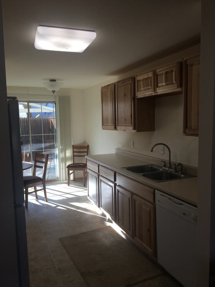 520 W 6th St #12 - Photo 5 of 11