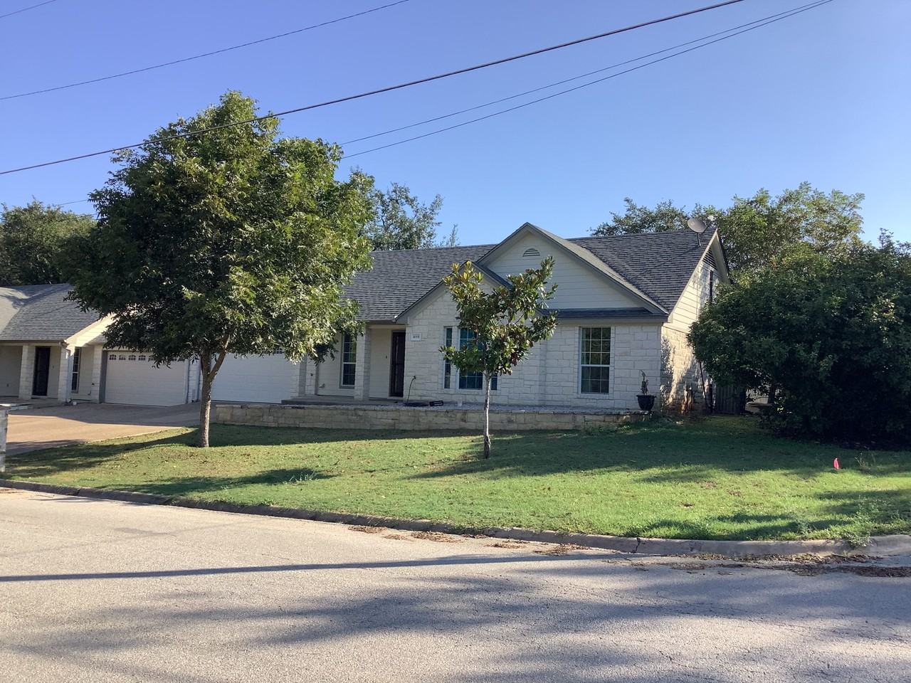 409 South Rhomberg Street - Photo 2 of 50