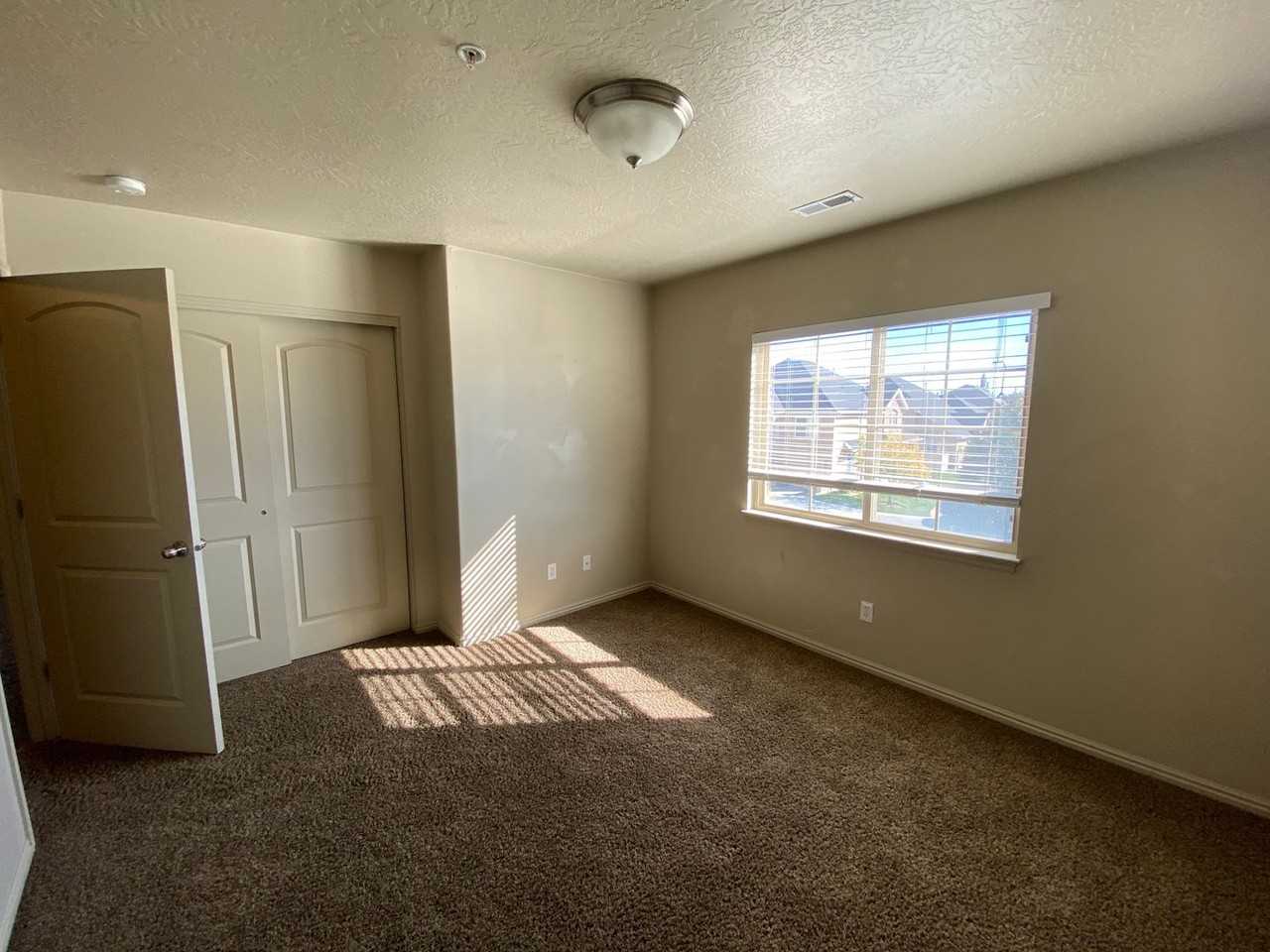 53 S 930 E - Photo 5 of 14