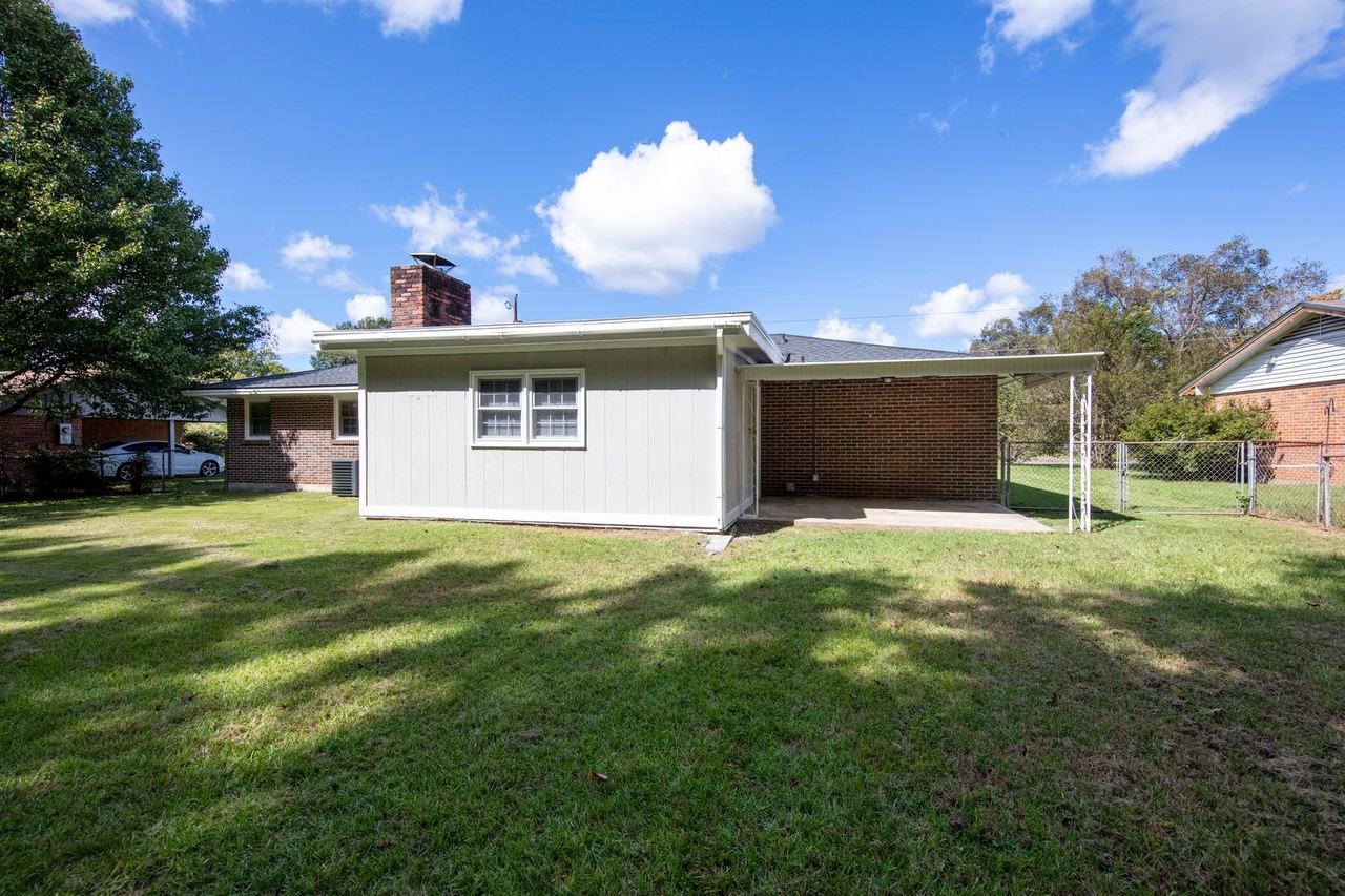 215 Ross Rd - Photo 3 of 38