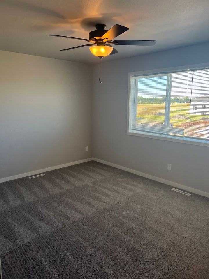 6750 72nd Ave S - Photo 4 of 24
