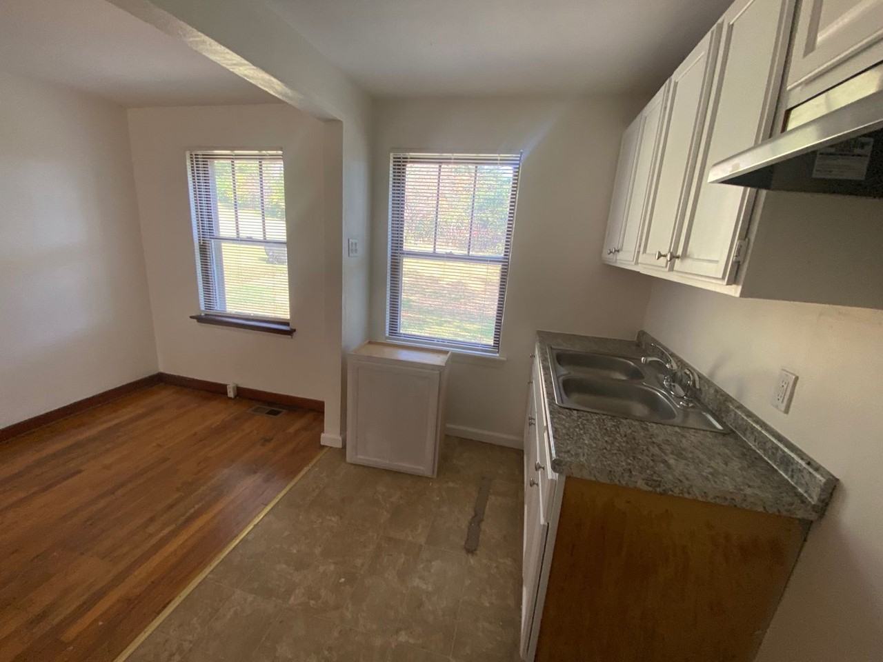 4716 Hatz St - Photo 3 of 21