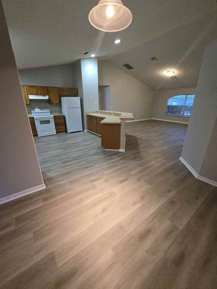 542 Finch Ct - Photo 6 of 34