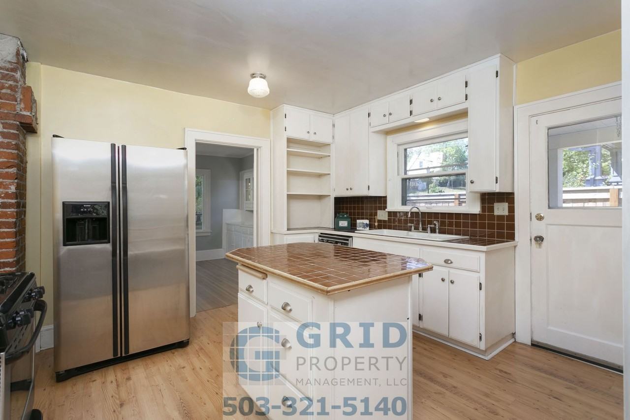 5035 Sw Nevada Ct - Photo 2 of 44