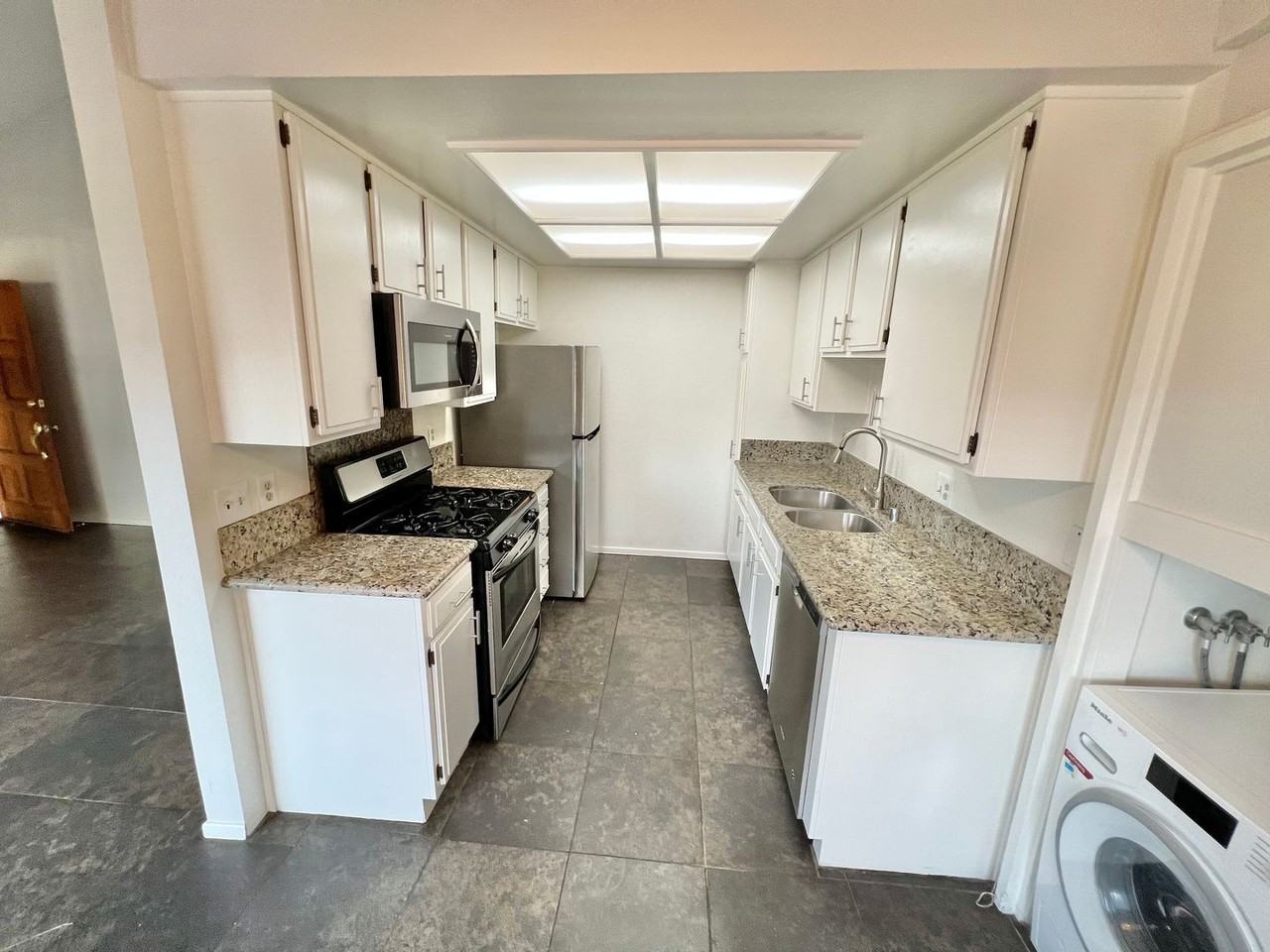 1045 E 3rd St #3 - Photo 6 of 19