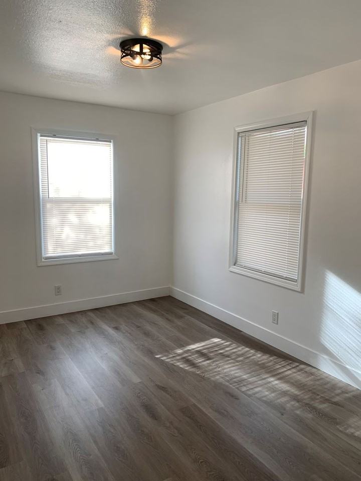 2457 Orchard Way - Photo 6 of 11