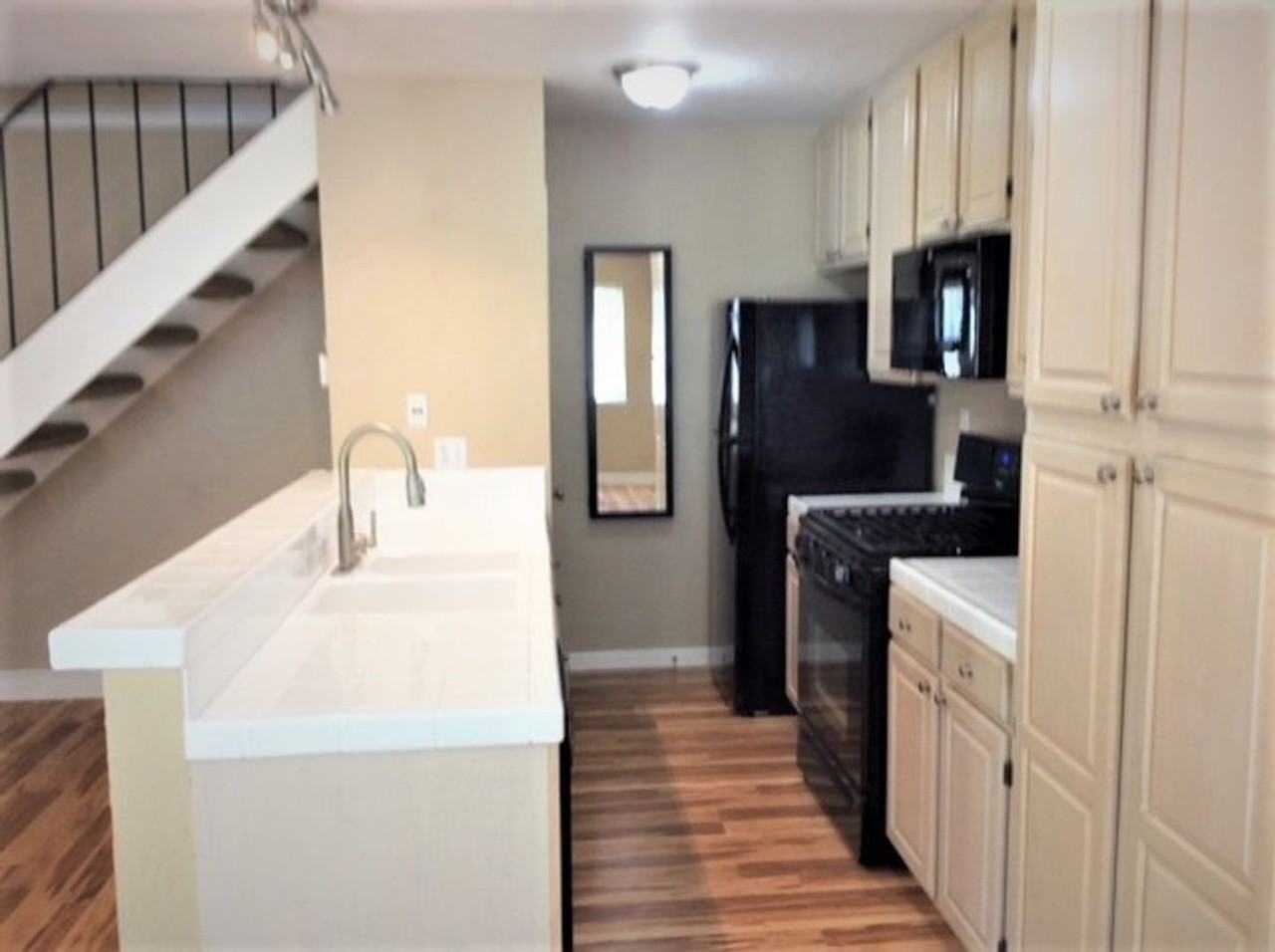 2267 Segundo Ct #3 - Photo 6 of 10