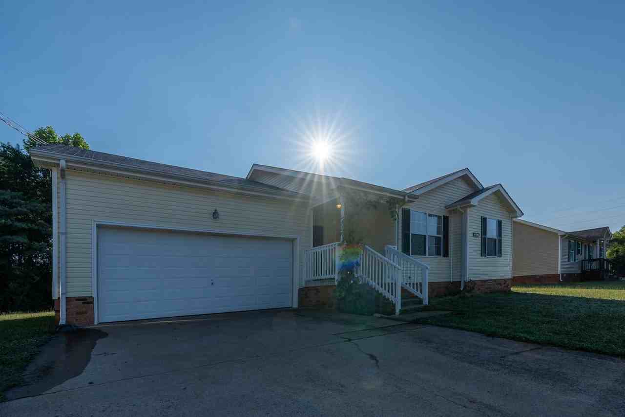 102 Brandi Ct - Photo 3 of 29