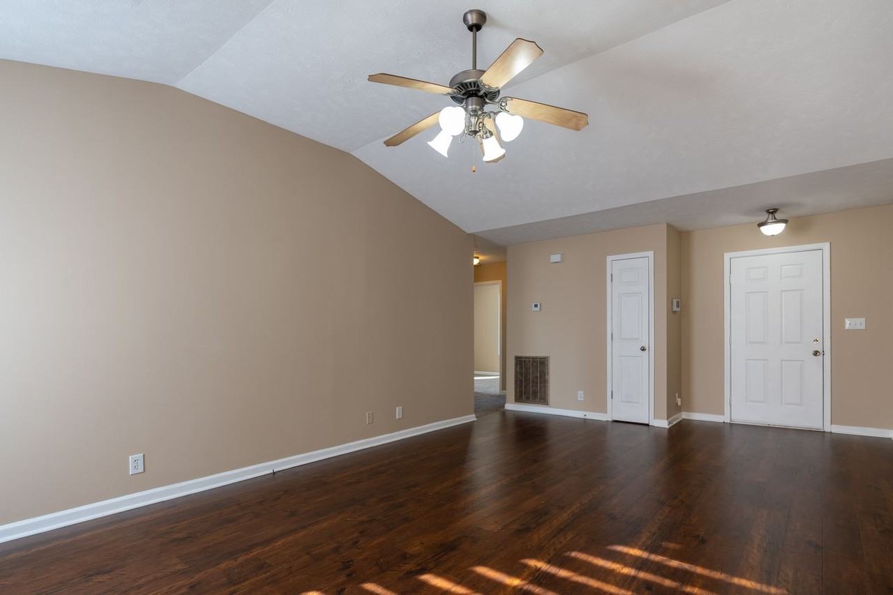 102 Brandi Ct - Photo 7 of 29