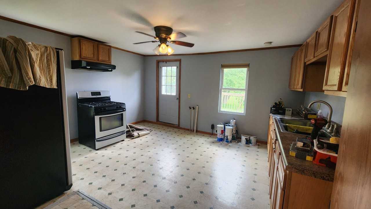 308 E State St - Photo 3 of 14