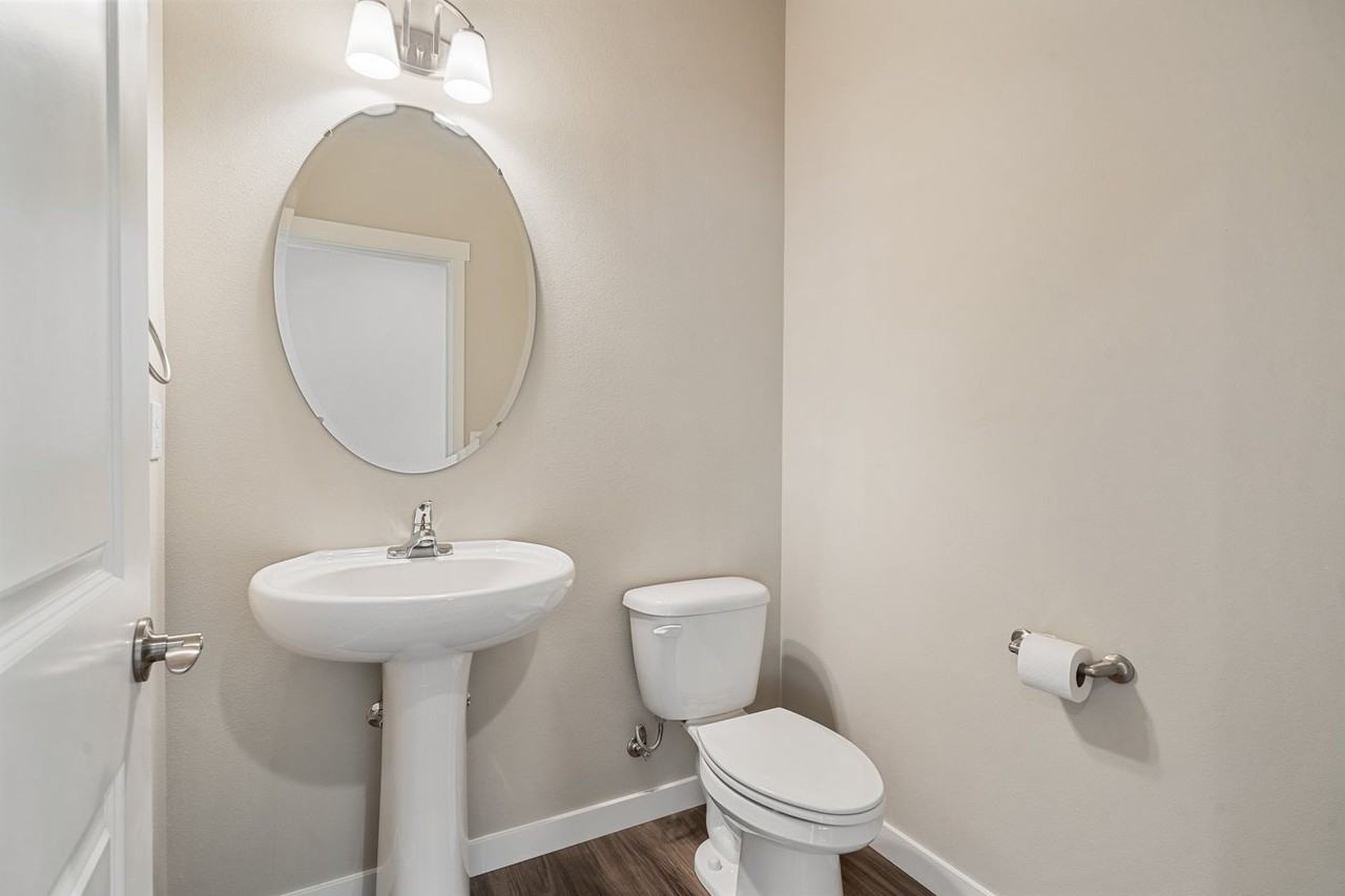 759 Freedom Court Southeast - Photo 4 of 44