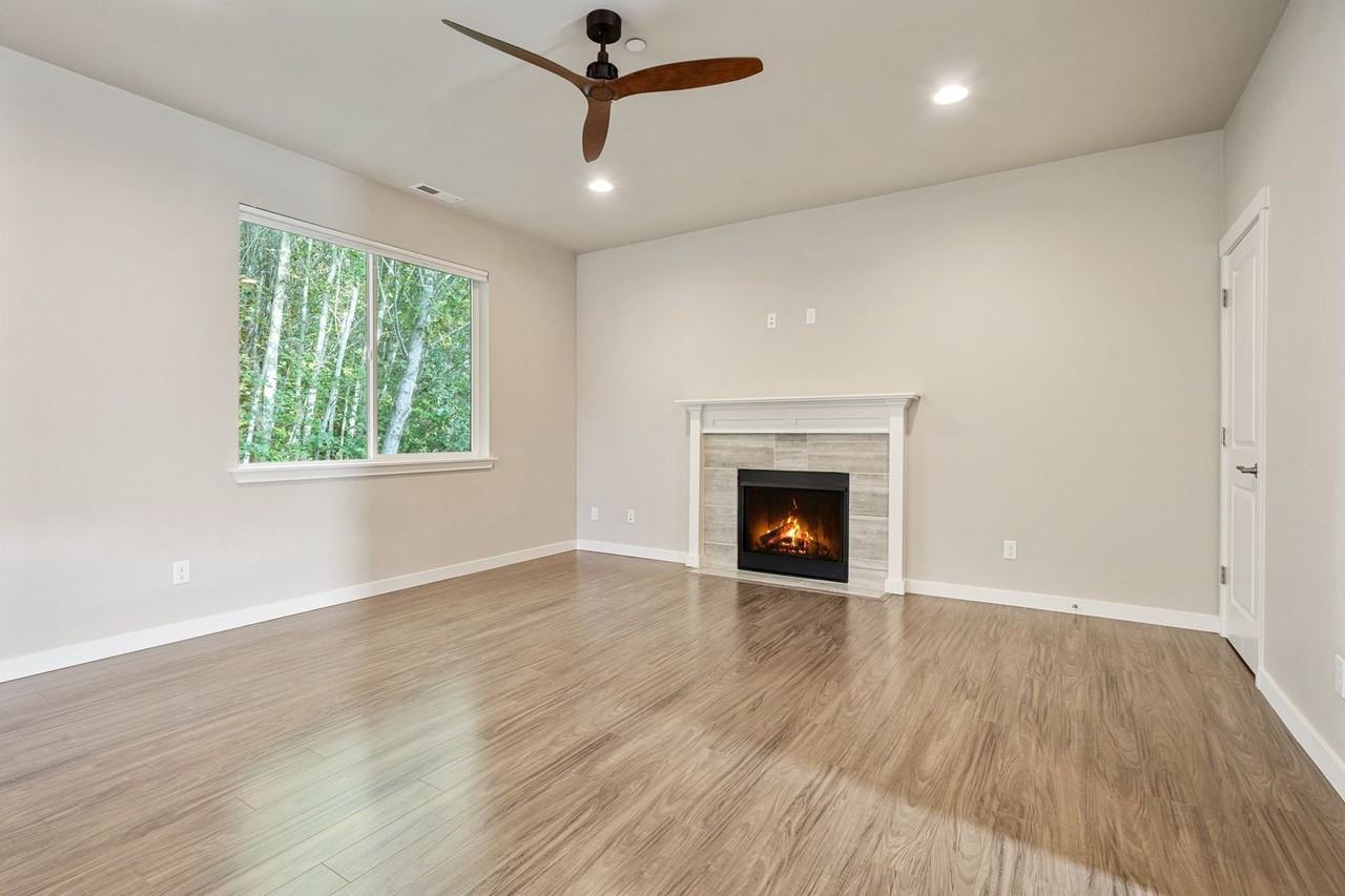 759 Freedom Court Southeast - Photo 5 of 44